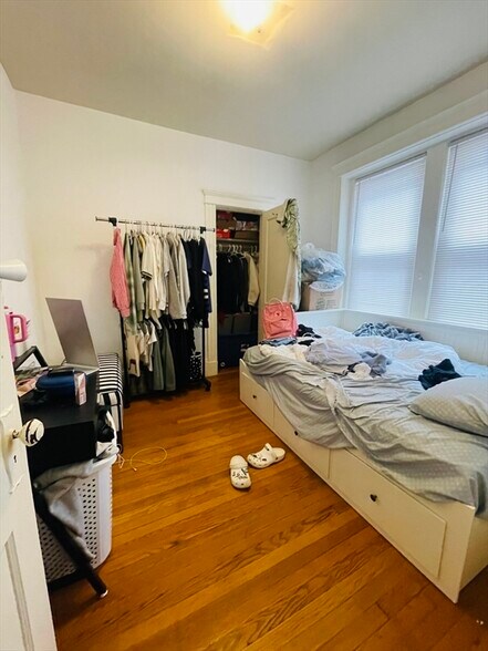 *Pictures are representative samples of the advertised unit. In some cases, the actual units you tou - 621 Huntington Ave