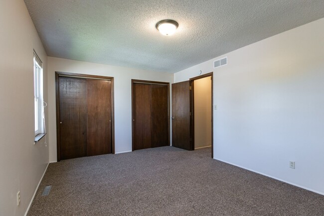 Building Photo - Blending Relaxation & Sophistication Creat...