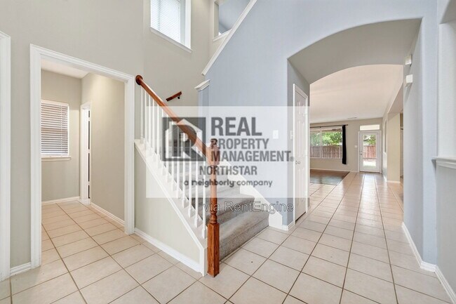 Building Photo - 405 Driftwood Ct