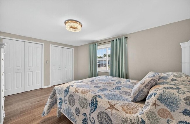 Building Photo - 7213 Isle Dr