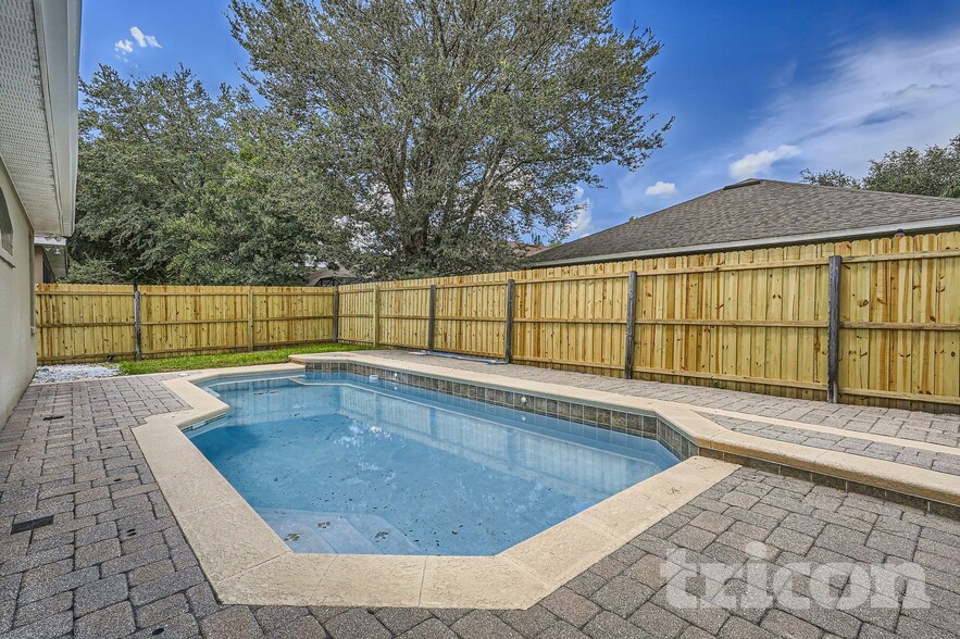 Building Photo - 5555 Burlwood Dr