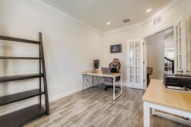 Building Photo - 497 Purple Heart Dr