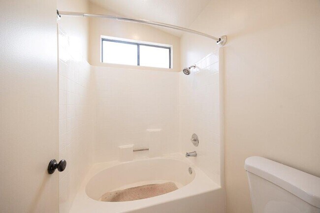 Building Photo - 2369 Ravenwood Dr