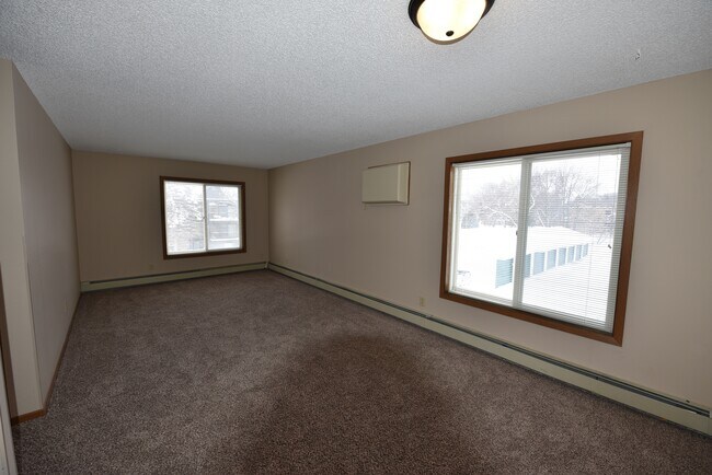 Building Photo - 924 4th St SW