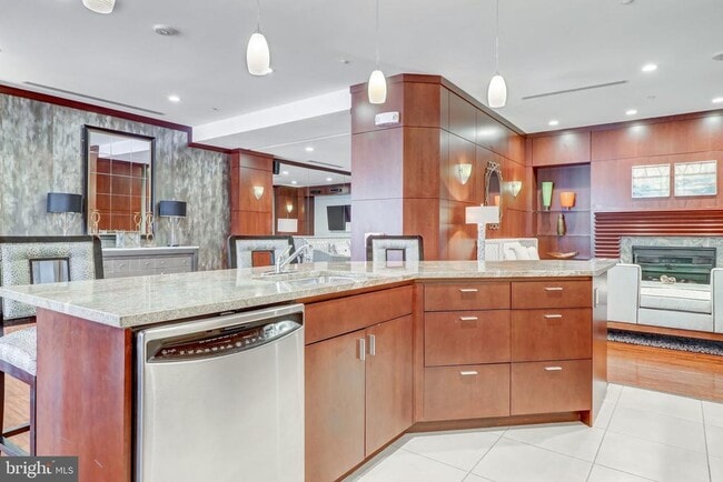 Building Photo - 11760 Sunrise Valley Dr