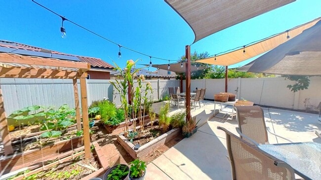 Building Photo - 848 Reyana Way