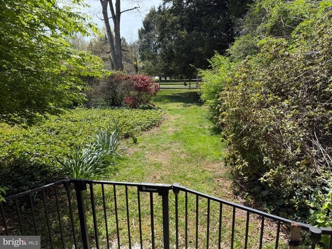 Building Photo - 74 Black Rock Rd