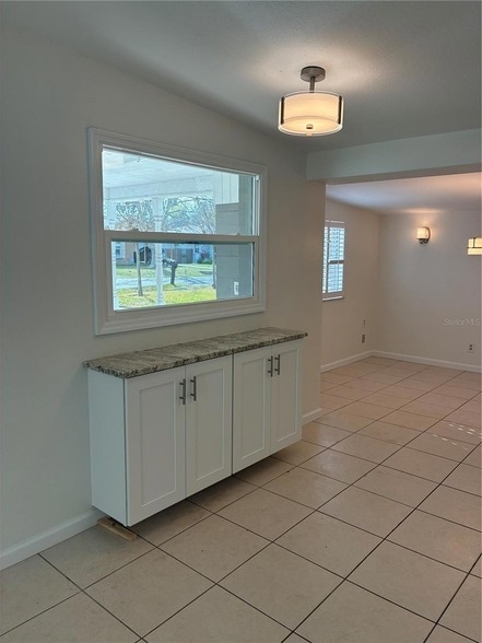 Building Photo - 6905 S Trask St