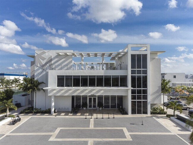 Building Photo - 10270 NW 66th St