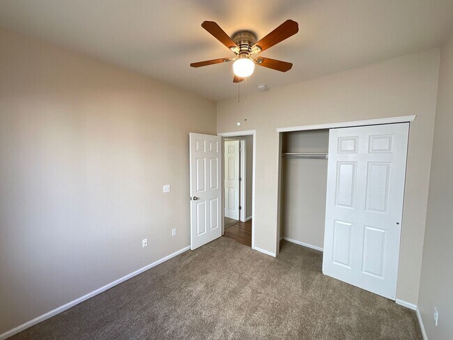 Building Photo - 3 Bedroom Home Available Near S Powers Blv...