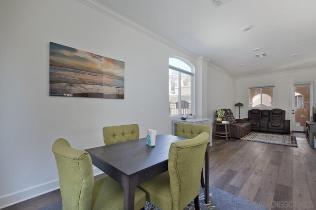 Building Photo - Chula Vista - Adorable 3 Bedroom 3 Bath To...