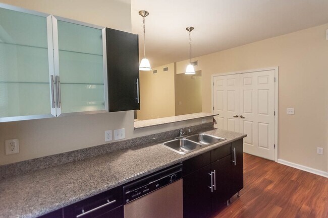 Interior Photo - Tenth & College Village