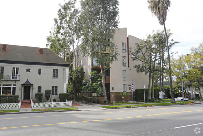 Building Photo - Hollywood Vista