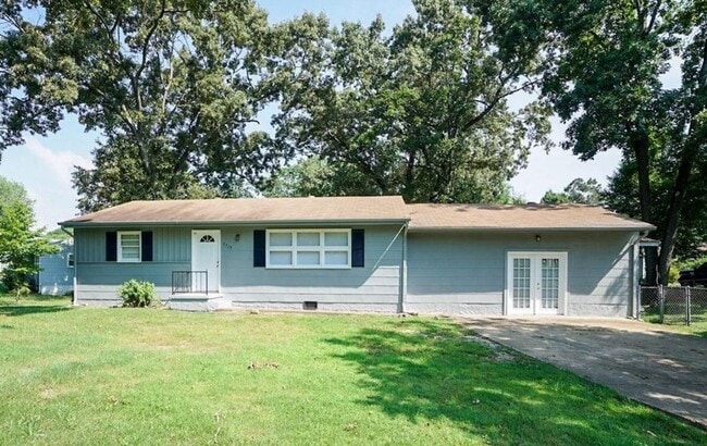 Building Photo - Spacious 4-Bedroom, 2-Bath Home in Quiet C...