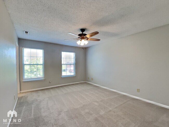 Building Photo - 8351 S Midnight Dr