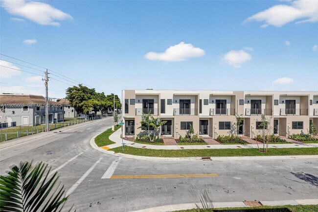 Building Photo - 13888 SW 261st Terrace