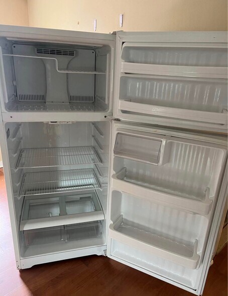 Building Photo - 32 Pleasant St