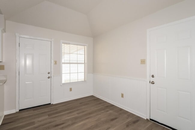 Building Photo - 4680 Tumblebrook Cove