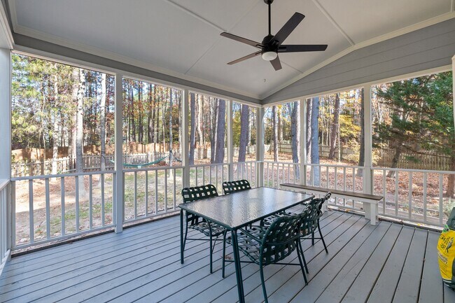 Building Photo - 105 Silverado Trail