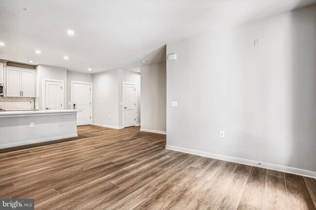 Building Photo - 1675 Bandit Loop