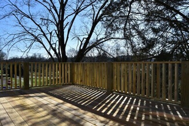Building Photo - 4BR/3BA | Newly Renovated Single Family Home | Large backyard | In West Knoxville!