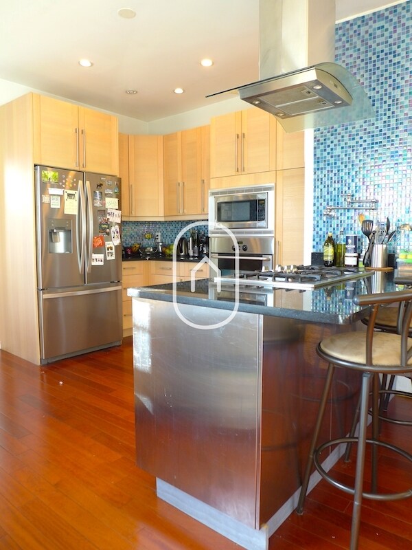 Building Photo - 26 Turner St