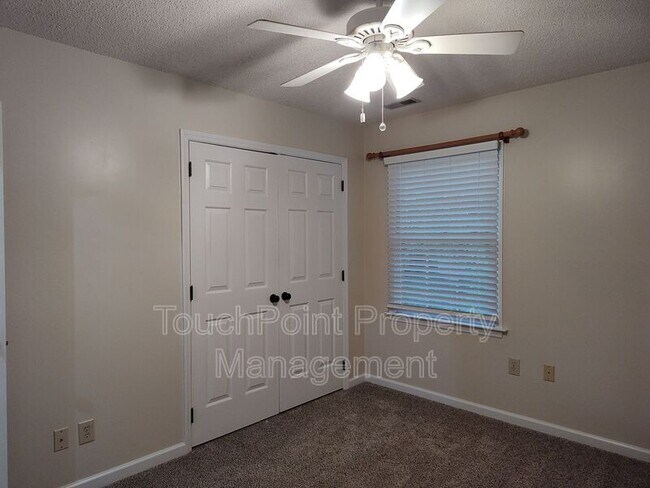 Building Photo - 7235 Kinsmore Ln