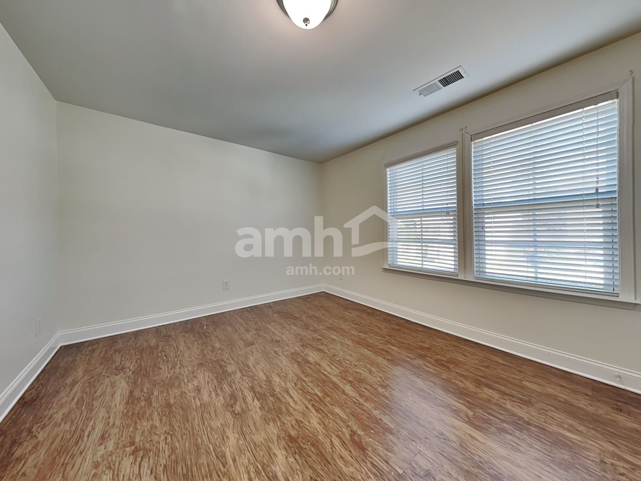 Building Photo - 1027 Monitor Ct