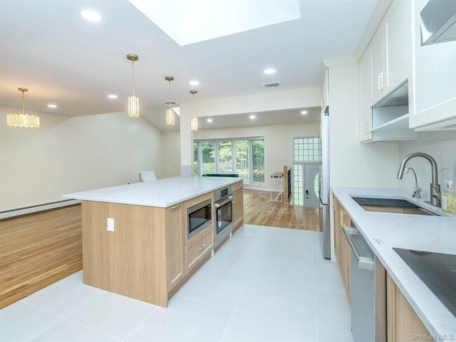Building Photo - 57 Sandy Hollow Rd