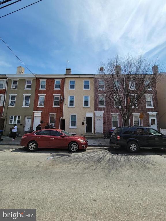 Building Photo - 540 Green St