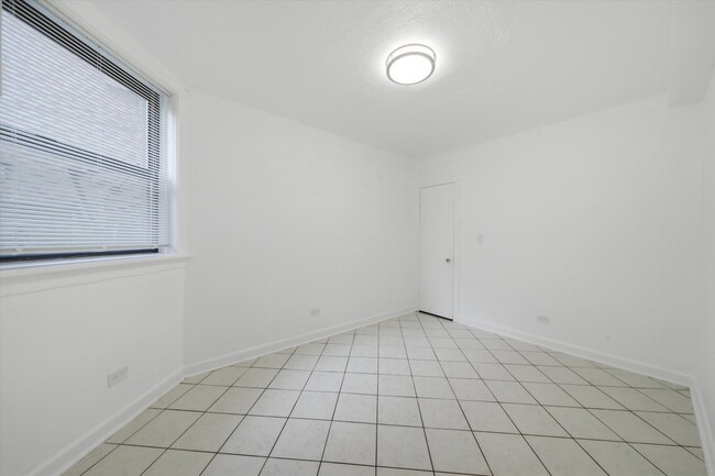 Building Photo - 2448 N Keeler Ave