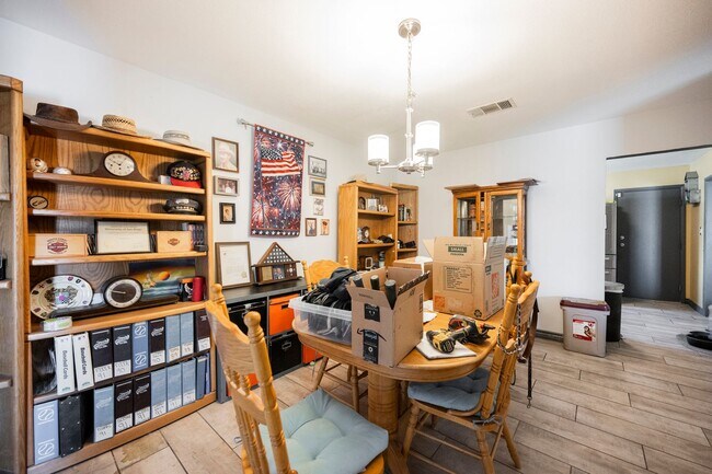 Building Photo - No HOA- Single story pool home