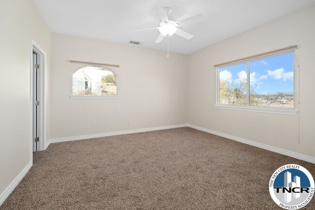 Building Photo - Gorgeous 4 Bedroom | 3.5 Bath
