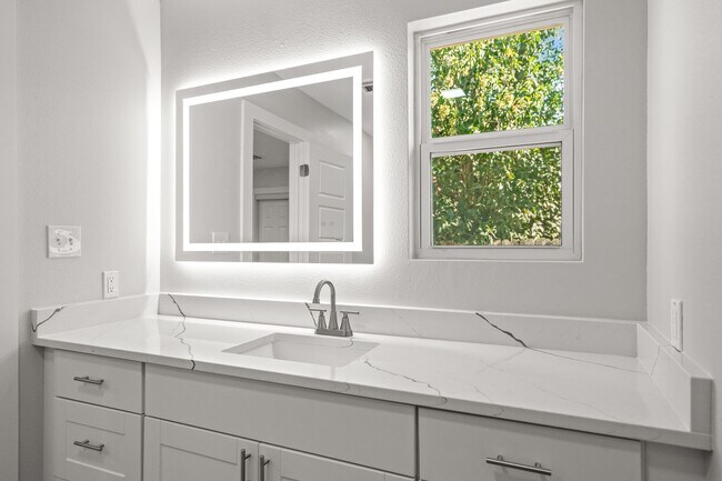 Building Photo - SW Loop 820 - 4304/4306 *Lease Up Only*