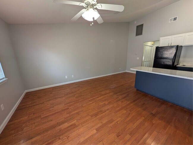 Building Photo - 2093 Continental Ave