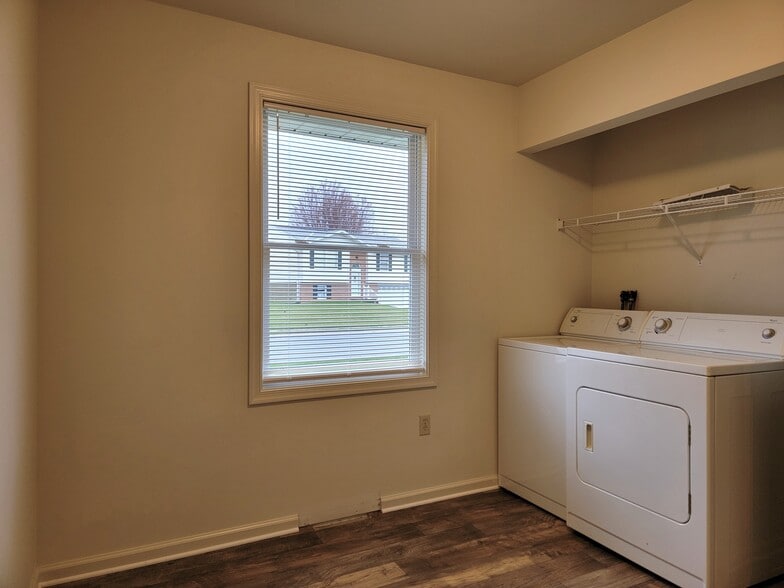 Building Photo - 3 Abbey Ln