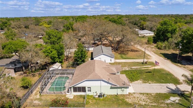 Building Photo - 40045 Palm St