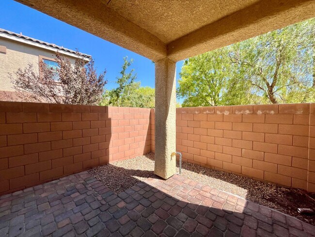 Building Photo - 9493 Alma Ridge Ave