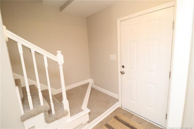 Building Photo - 104 Rainmist Cir