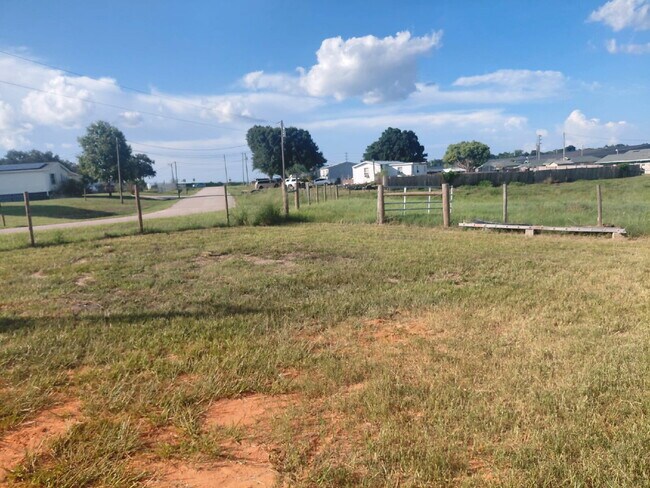 Building Photo - Coming Soon- Newly renovated 3 bedroom 1 bath mobile home