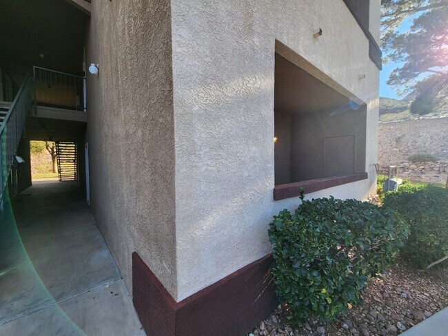 Building Photo - 231 W Horizon Ridge Pkwy
