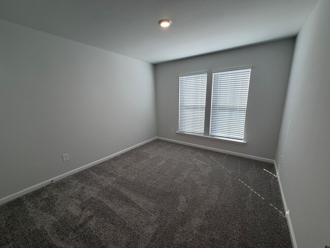 Building Photo - Gibsonville / Townhome