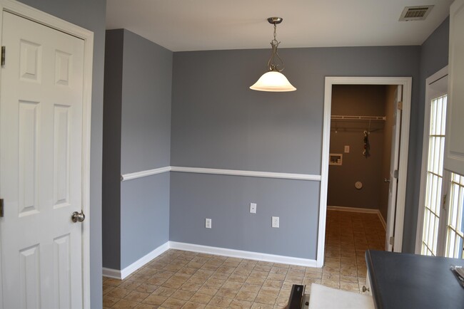 Building Photo - 3911 Hathaway Hills Dr