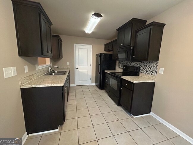 Building Photo - 150 Cypress Ct