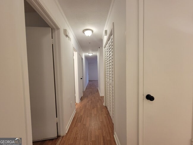 Building Photo - 1086 Summer Brook Anx