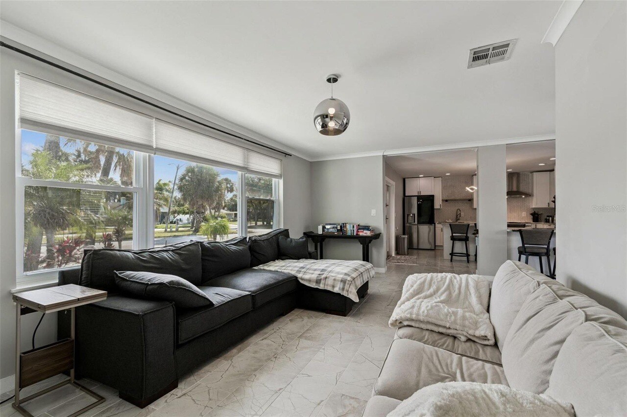 Building Photo - 760 Bohenia Cir S