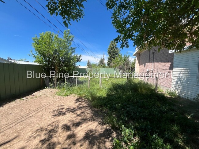 Building Photo - 2206 Wahlquist Dr