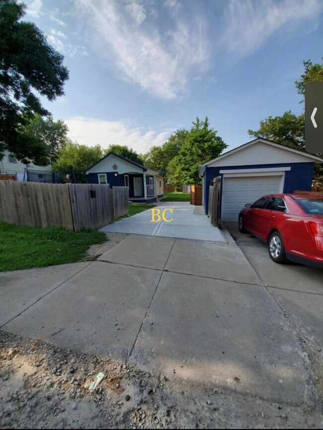 Building Photo - 6514 E 17th St