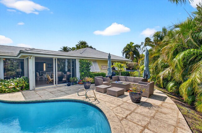 Building Photo - 30 Spanish River Dr