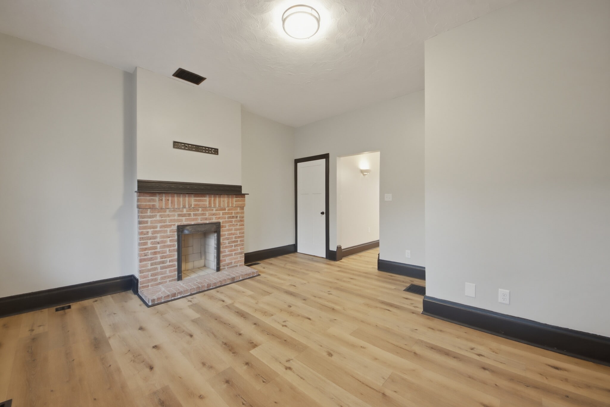 Building Photo - 767 Wager St